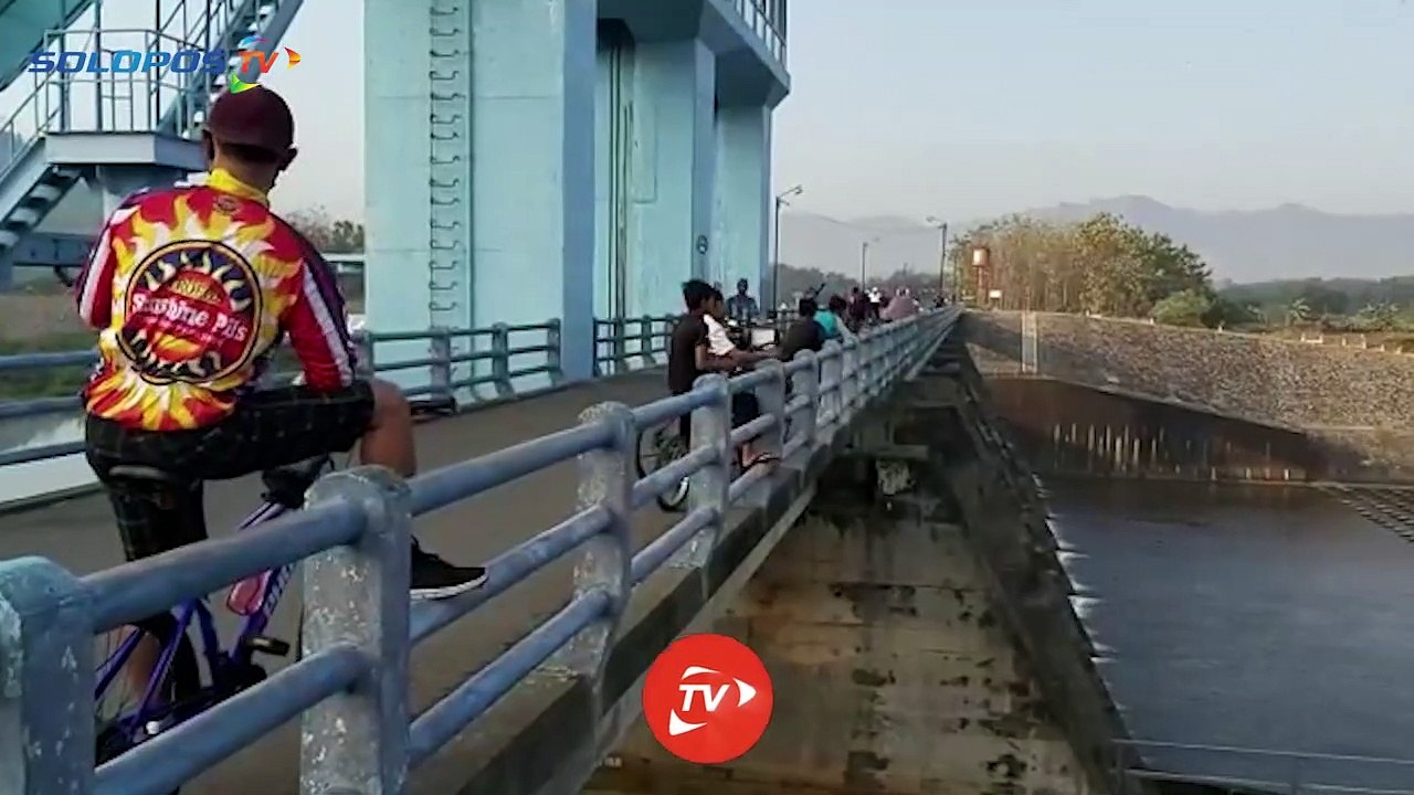 Terlanjur Viral Foto di Blok Beton Dam Colo