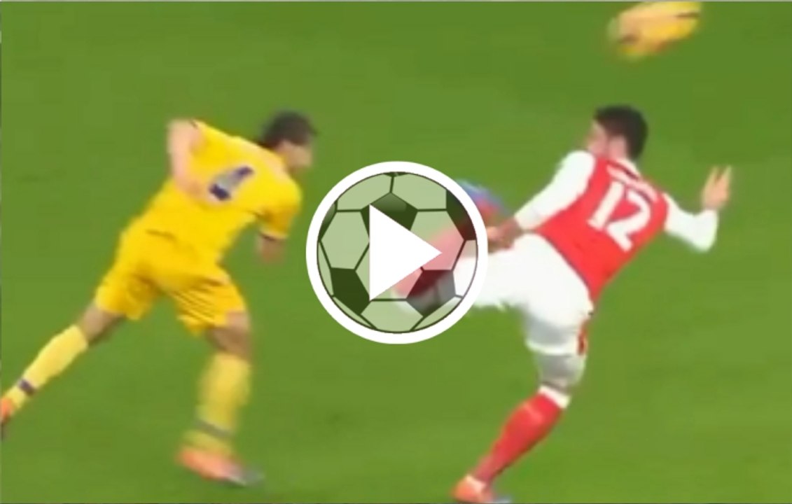 Gol de taco de espalda por sobre el portero ¡IMPRESIONANTE!