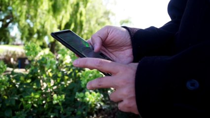 Télécharger la video: Facebook y Twitter castigan cuentas de Trump por violar reglas de desinformación