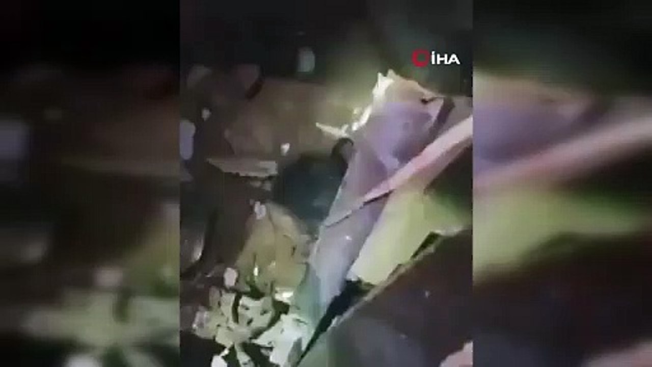 Beyrutta 27 saat sonra enkaz altından küçük çocuk kurtarıldı