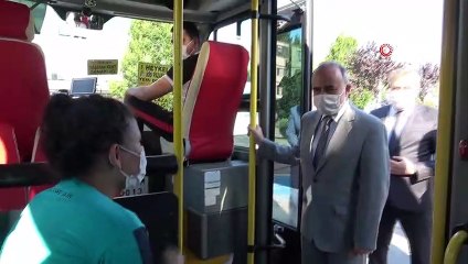 Vali denetime çıktı, minibüs şoförü valiye dezenfektan ikram etti