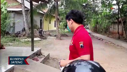 Sisihkan Gaji, Polisi Belikan Anak HP Untuk Belajar Daring