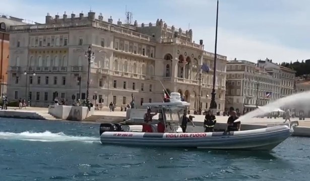 Trieste - Vigili del Fuoco, esercitazione nautici e sommozzatori (06.08.20)