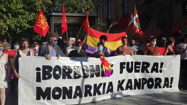 Concentración en Pamplona para pedir el fin de la monarquía