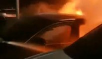 Reggio Emilia - Auto in fiamme nel cortile concessionaria Citroen (06.08.20)