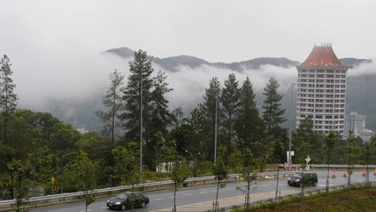 Brrr! Visitors enjoy temperature dip in Genting