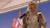 Nurul Izzah: Smile for Isa, but vote for Anwar