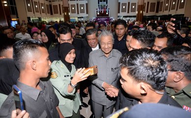 Size of civil service too big, but hard to shrink, says PM