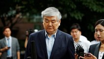 Korean Air chief indicted for embezzlement