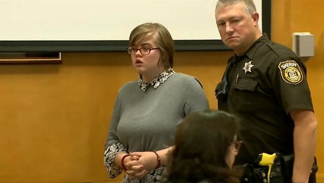 Teen in Slenderman stabbing agrees to plead guilty