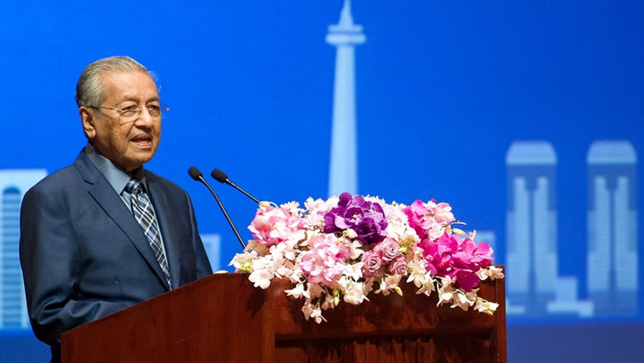 Mahathir wants 'peaceful' resolution for southern Thailand conflicts