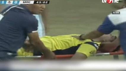 Indonesia's goalkeeper dies of trauma after colliding with his team-mate