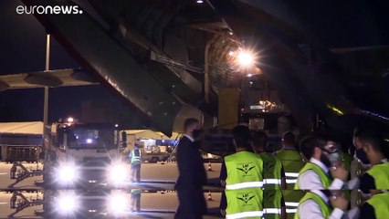 На помощь Бейруту: спецрейсы летят в Ливан со всего мира