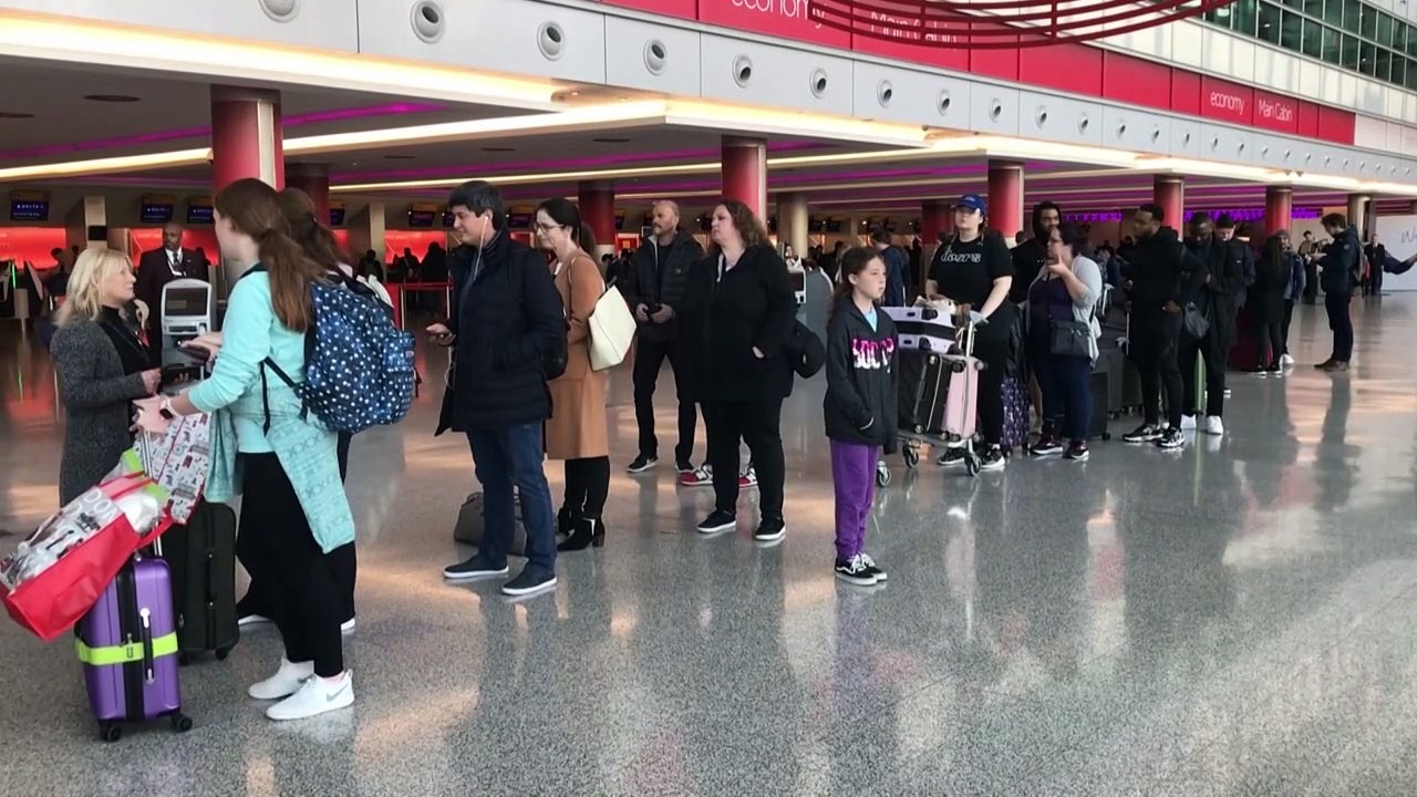 EUA suspendem recomendação de evitar viagens ao exterior