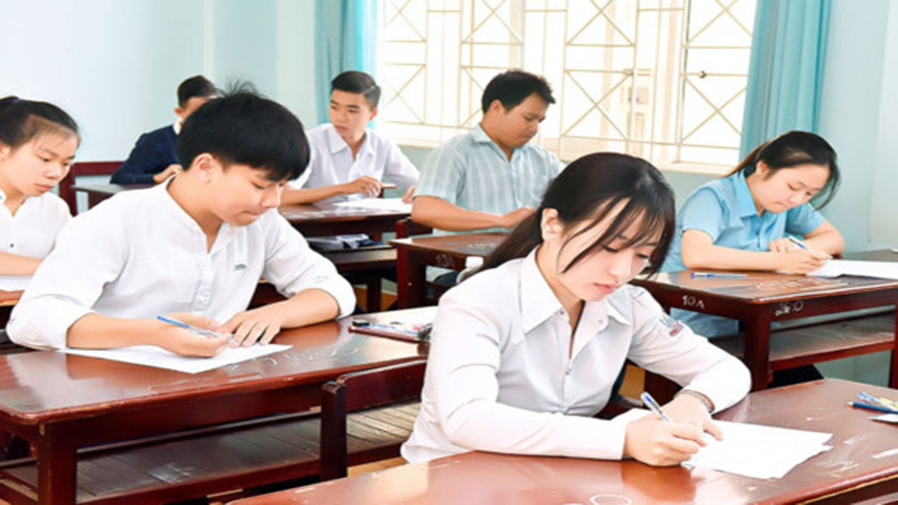 Thi tốt nghiệp THPT giữa mùa dịch có gì đặc biệt? | VTC
