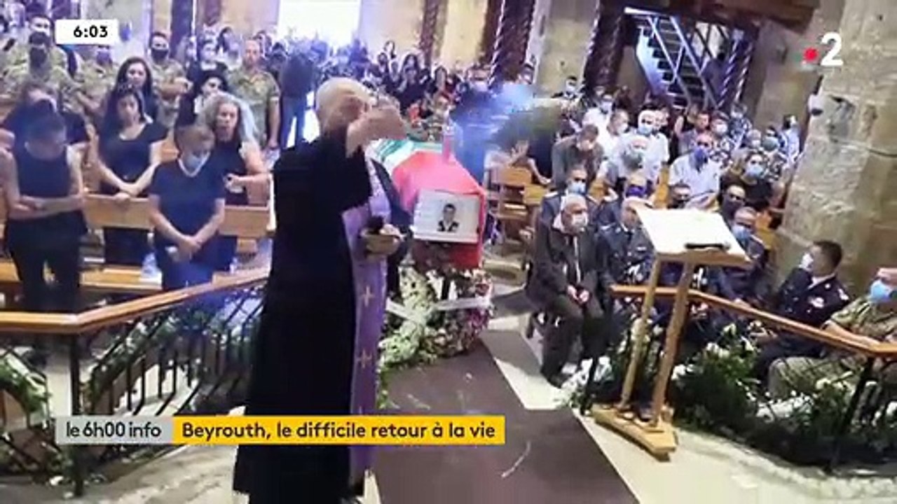 Explosions à Beyrouth : Le Liban enterre ses morts par dizaines et cherche des responsables montrant du doigt une classe politique qualifiée "d'incompétente"