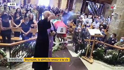 Explosions à Beyrouth : Le Liban enterre ses morts par dizaines et cherche des responsables montrant du doigt une classe politique qualifiée "d'incompétente"