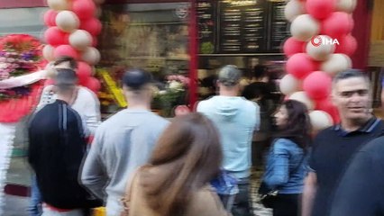 Berlin'in ilk sucuk döneri 'Söner'e büyük ilgi