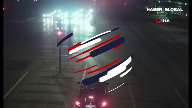 Korkutan ambulans kazası kamerada