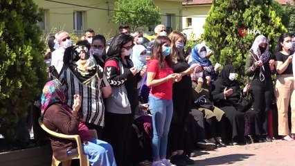 Kazada ölen iki yakın arkadaş gözyaşlarıyla son yolculuklarına uğurlandı