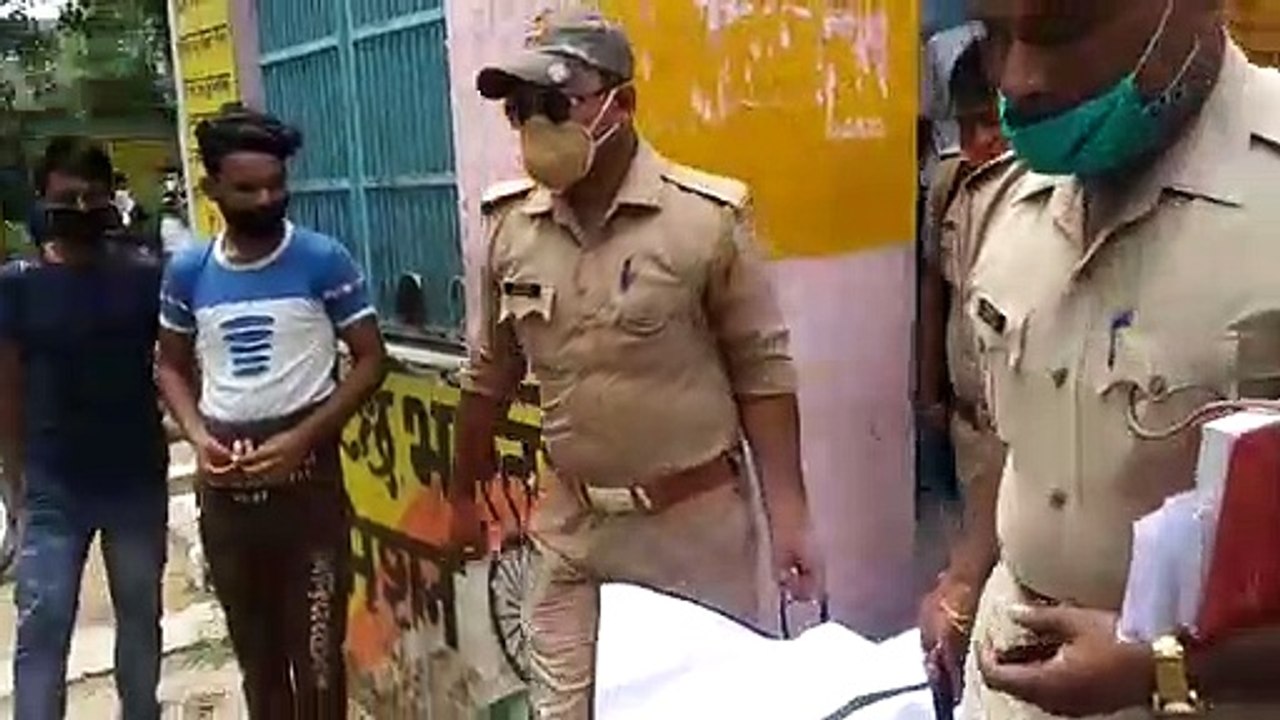 बिजनौर: शुगर मिल में कराटा जाने से मजदूर की दर्...