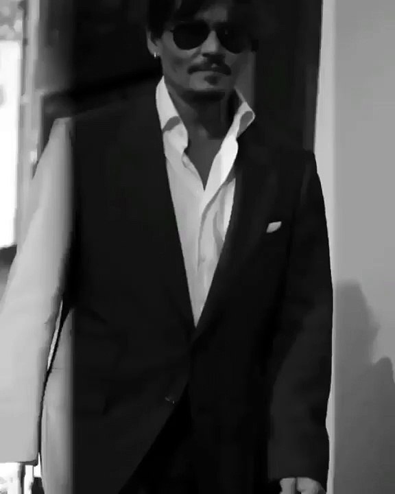 Johnny Depp whatsapp status he's pirate