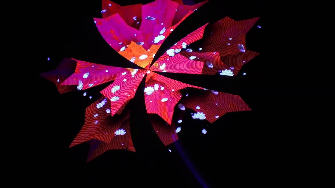 Hélios Place des Corps Saints - Illuminations à Avignon 2020