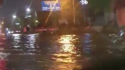 부산 곳곳에 집중호우...도로·지하차도 통제 잇따라 / YTN