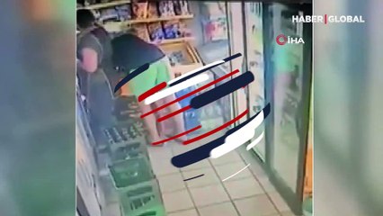 Maske takmadığı için kendisini uyaran kadın çalışana yumruk attı