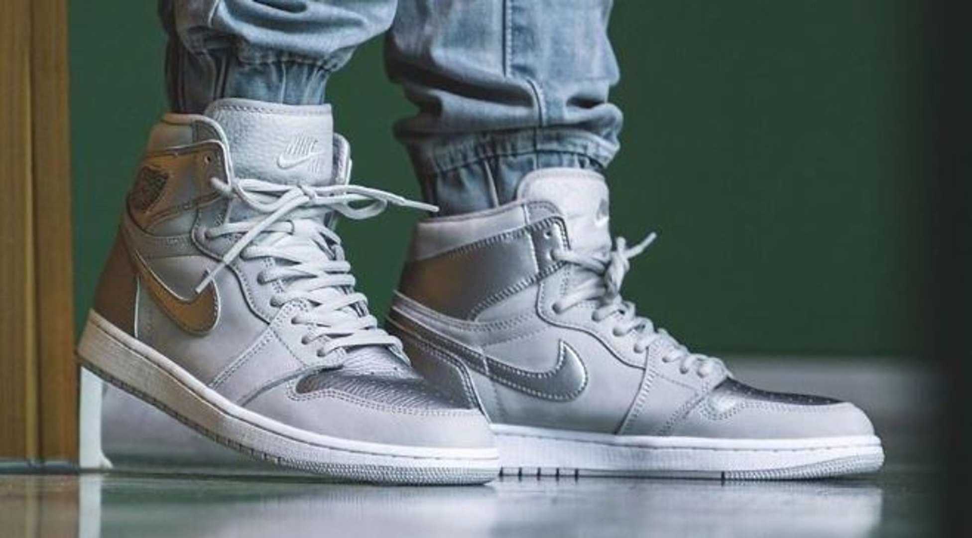 Air Jordan 1 Retro High OG CO.JP 'Tokyo' Sneaker - video Air Jordan 1 Retro High OG CO.JP 'Tokyo' Sneaker - video