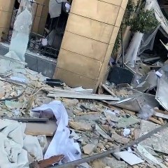 زهير مراد يبكي بعد انفجار دار أزياؤخ