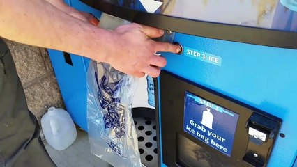 Water and Ice  Amazing Vending Machine