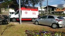 Ambulância do Samu se envolve em colisão na Avenida Tancredo Neves