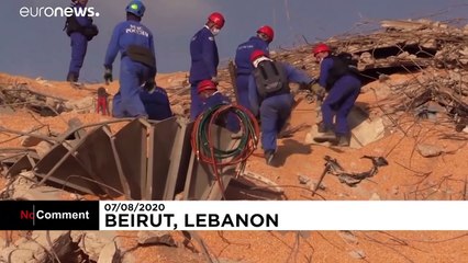 Des secouristes russes s'activent près du port de Beyrouth
