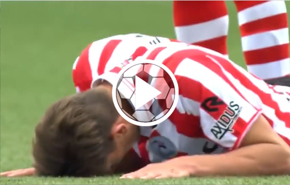 Cuando la defensa quiere ayudarte a convertir un gol
