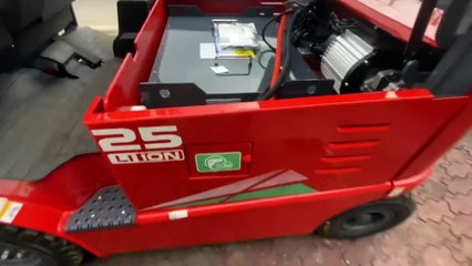 Xe nâng điện Lithium 2.5 tấn- LH 0988 146 390