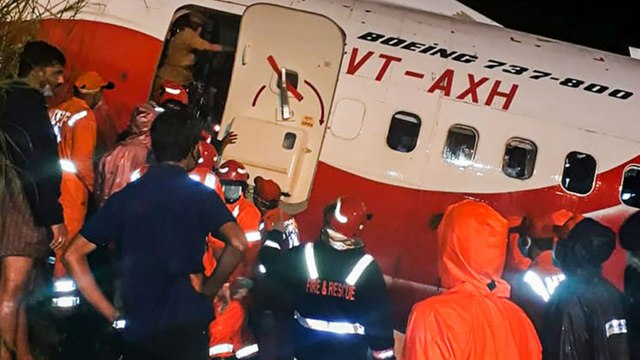 Kerala: 25 Painful pictures of Kozhikode plane crash