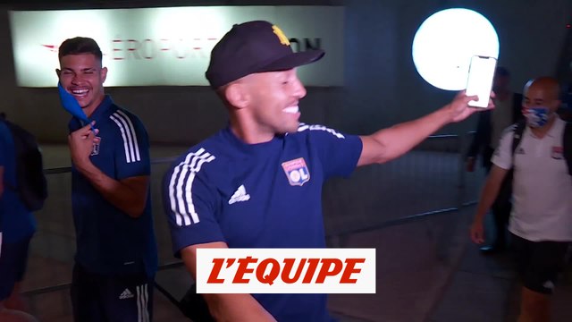 Le bonheur des Lyonnais à leur arrivée à l'aéroport - Foot - C1 - OL