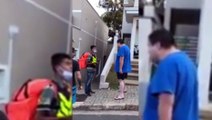 Motoboy é humilhado com ofensas racistas durante entrega em condomínio