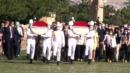 Kılıçdaroğlu, yeniden genel başkan seçilmesinin ardından Anıtkabir’i ziyaret etti