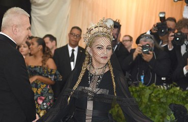 Madonna set to sign 'eight-figure deal' to resign to Warner Records