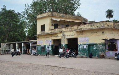 Bundi bus stands