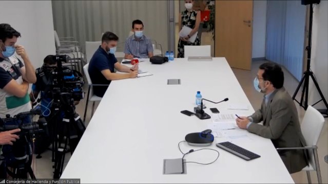 Lasquetty acusa a Simón de no ser científico y actuar bajo criterios políticos