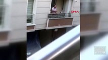 Akrabalarıyla tartışırken balkondan böyle düştü... Görüntüler sosyal medyayı salladı