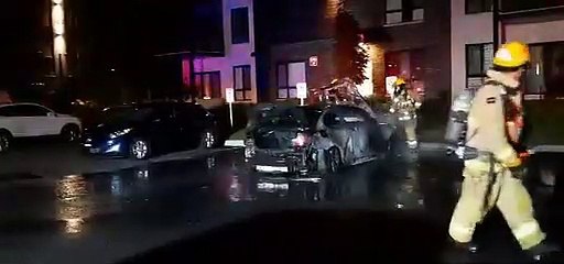 Véhicule incendié (Le Reflet - Erick Rivest)