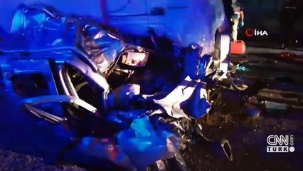 Otomobil ile TIR çarpıştı 3 kişi hayatını kaybetti | Video
