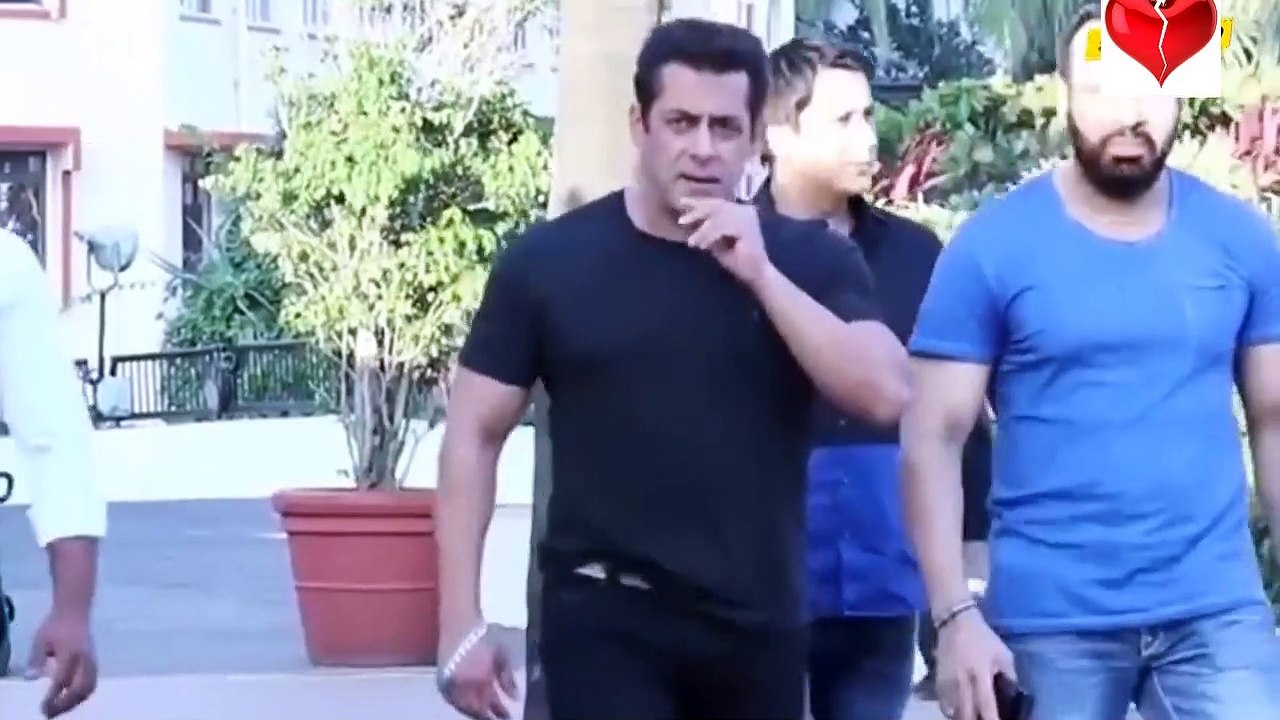Salman বাজে সিদ্বান্ত নিচ্ছে! খেপলো ভক্তরা! Prabash খুশি না শুটিং নিয়ে! Aamir এর ছেলে বলিউডে পা?