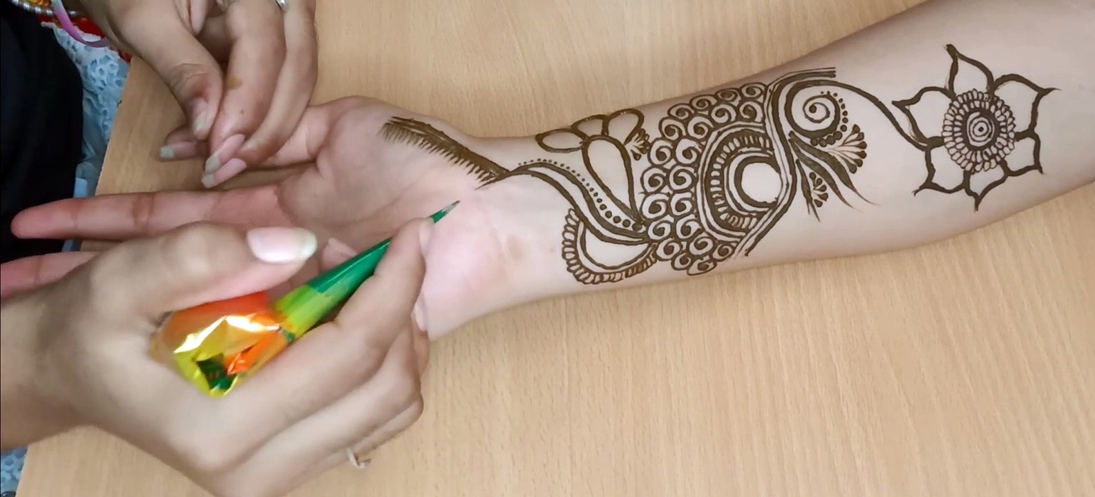 Simple and Attractive Mehndi Design- Easy Mehndi for Beginners - Stylish Mehendi Designs