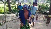 Dayal BaBa Kola Khaba -Tomi Baba Kemon Baba - Bangla Funny videos - BY 720 x 1280