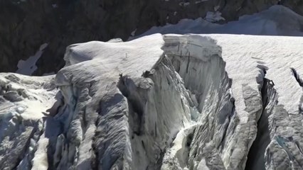 알프스 대빙하 붕괴위험에 주민 긴급대피...수영장 200개 규모 / YTN
